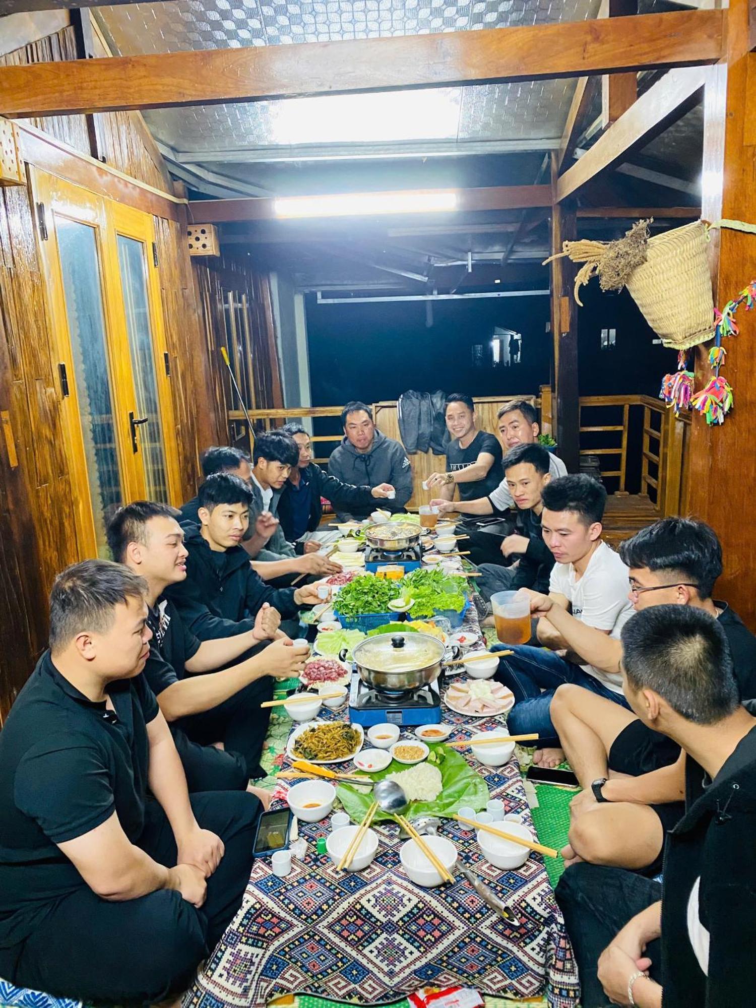 Village lều *